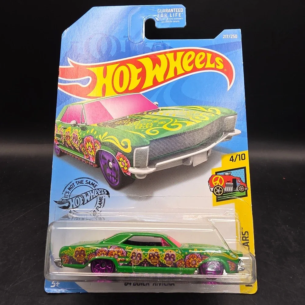 Hot Wheels '64 Buick Riviera Green 2018 HW Art Cars Skull Graphics